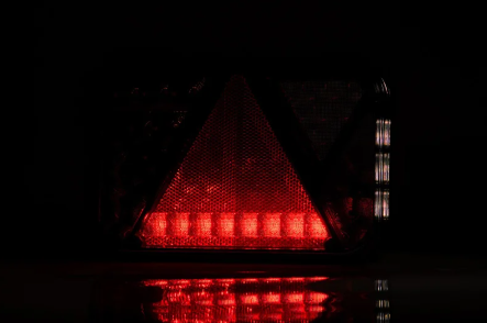 Fristom LED Rückleuchte (R) + Rückfahrlicht VC-2700 CANBUS