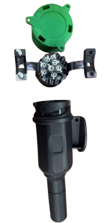 Stekker 13p.pvc met afdichtingskap