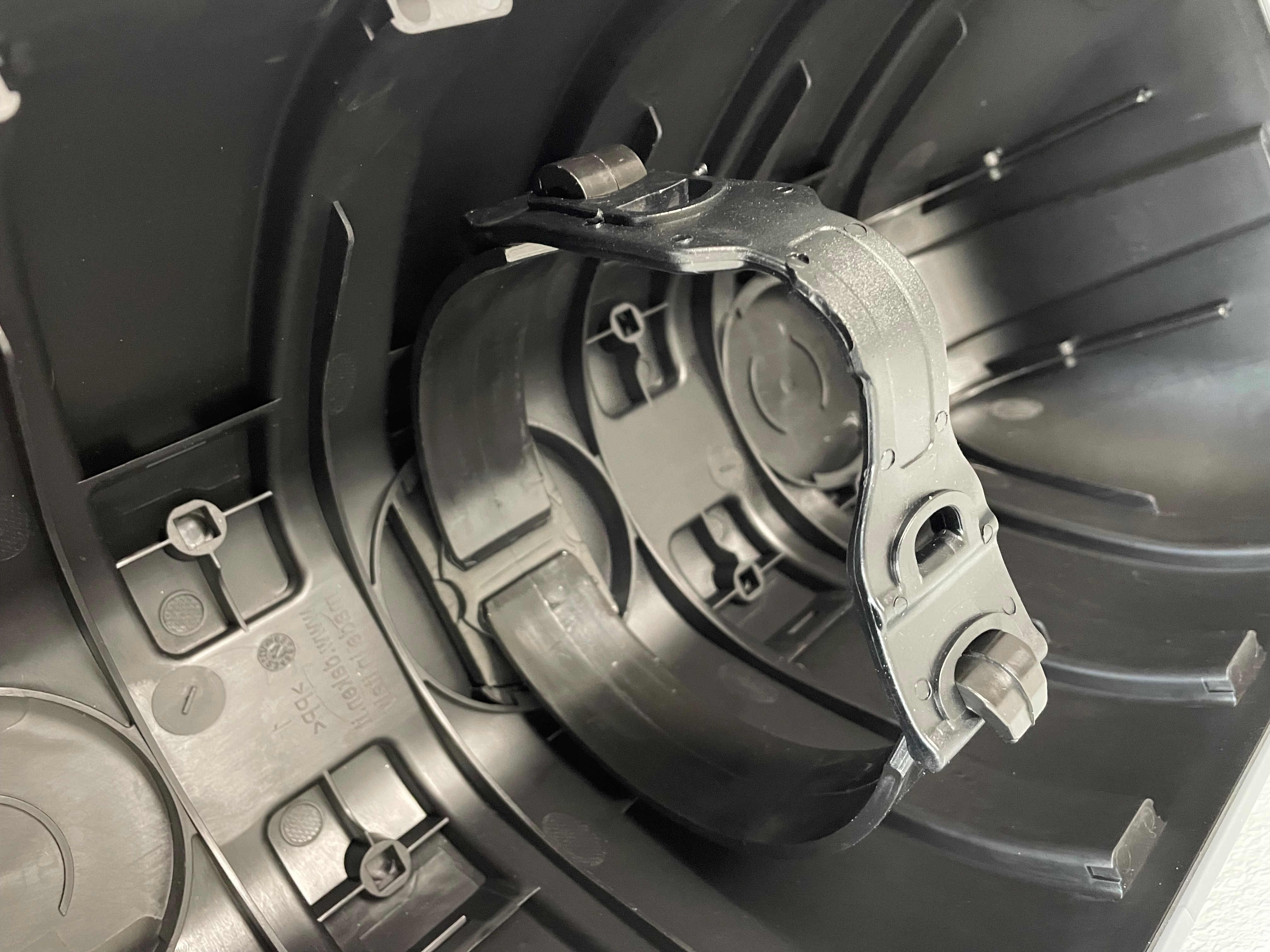 Brandbluskist  Strike, Ø150-170mm.  287*600*220mm. Daken