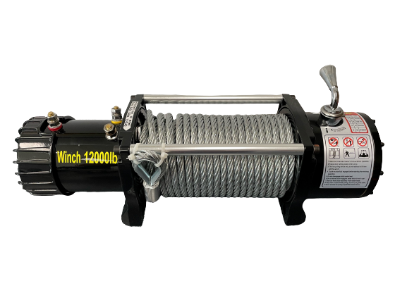 Lier elektrisch 5454kg./12000lbs.12V.met afstandbed. / Motor 4.5 pk.
kabel 9.5mm.x26m. / Overbrengingsverhouding: 265:1 / Transmissie: driewegsaandrijving