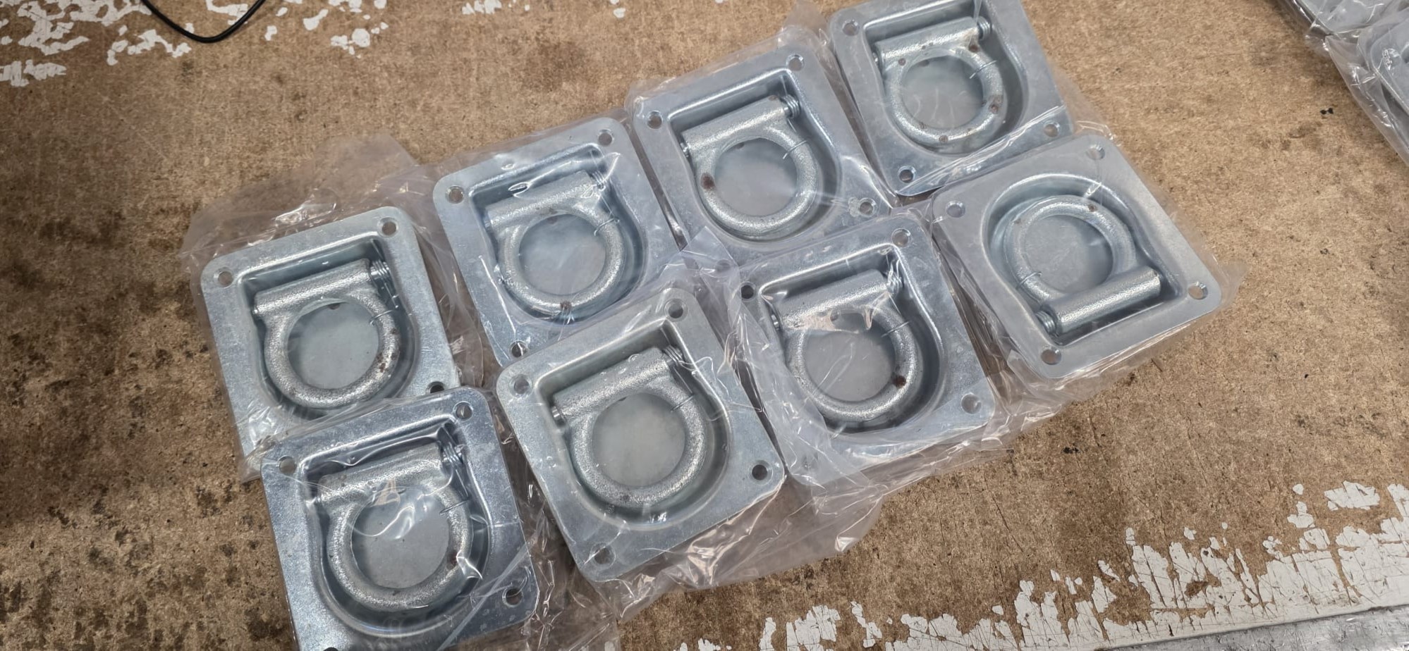 Sjoroog enkel 95x100mm. met veer 8 stuks met roest